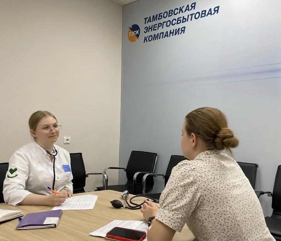 Будем здоровы: сотрудники ГКБ №3 проводят диспансеризацию в трудовых коллективах